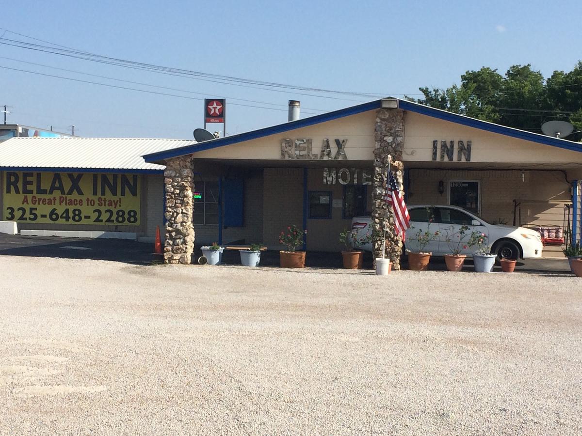 Relax Inn Goldthwaite Exterior photo